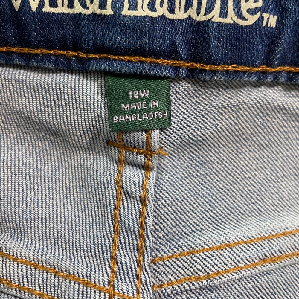 Wild Fable Destroyed Mom Jeans (NWT) - Picture 8 of 8